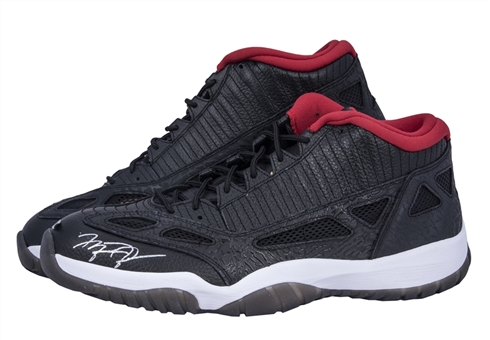 Michael Jordan Signed Pair of Nike Air Jordan 11s Black Low Sneakers (UDA) 